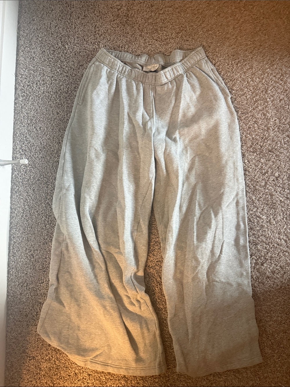 Universal Thread Light Gray Straight-Leg Lounge Pants